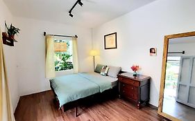 Vườn Nhà Ngoại Garden Homestay